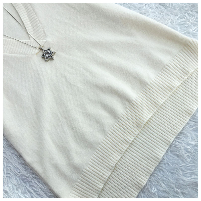 Women's V-Neck Knitted Vest Women's V-Neck Knitted Vest